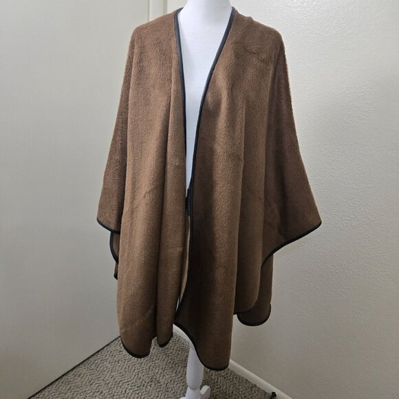 NEW Sofia Cashmere Arequipa Alpaca Cape OS Camel Baby Alpaca Wool Leather Trim - Picture 9 of 12